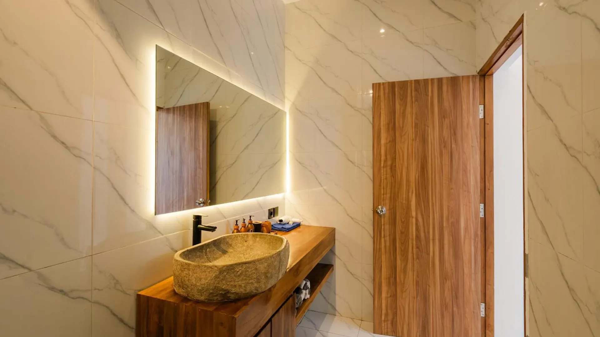 Sanur Loft Villa By Betterplace Seminyak